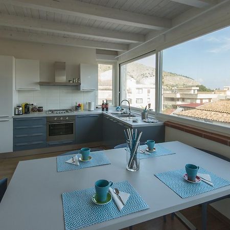 La Terrazza Del Baglio Apartment Мондело Екстериор снимка