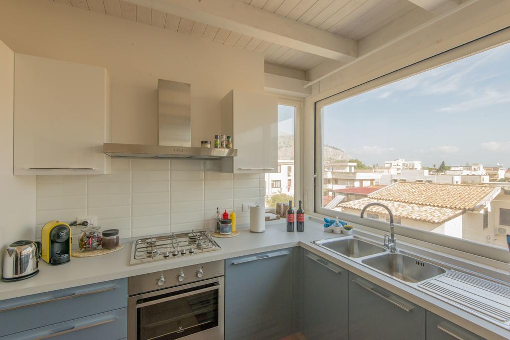 La Terrazza Del Baglio Apartment Мондело Екстериор снимка