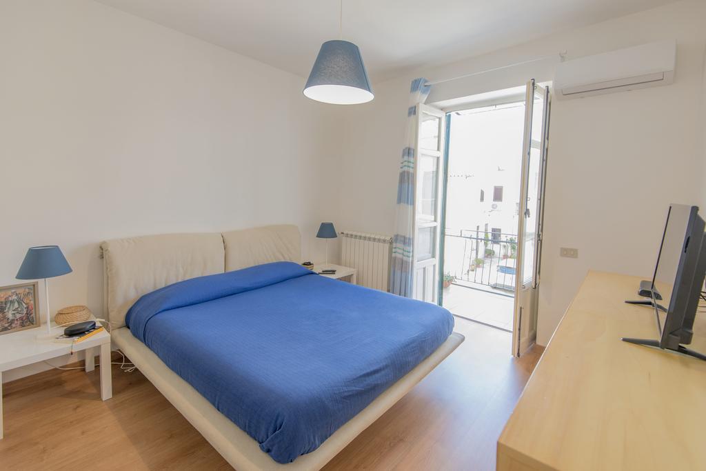 La Terrazza Del Baglio Apartment Мондело Екстериор снимка