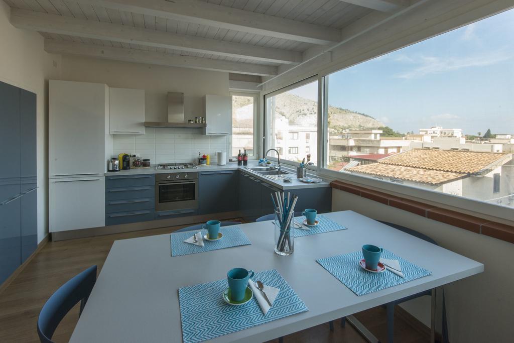 La Terrazza Del Baglio Apartment Мондело Екстериор снимка