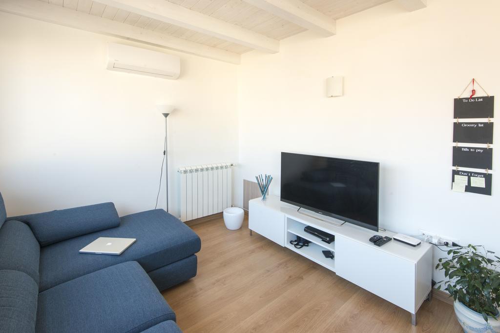 La Terrazza Del Baglio Apartment Мондело Екстериор снимка