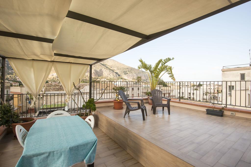La Terrazza Del Baglio Apartment Мондело Екстериор снимка
