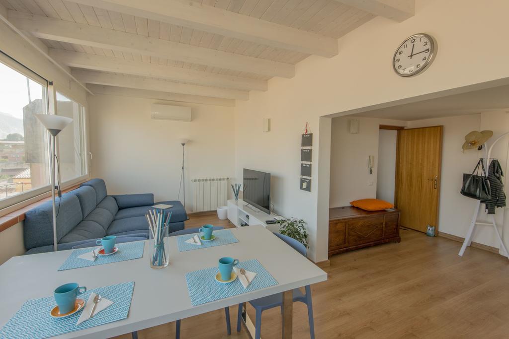 La Terrazza Del Baglio Apartment Мондело Екстериор снимка
