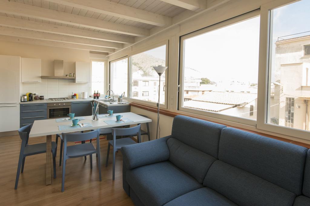 La Terrazza Del Baglio Apartment Мондело Екстериор снимка